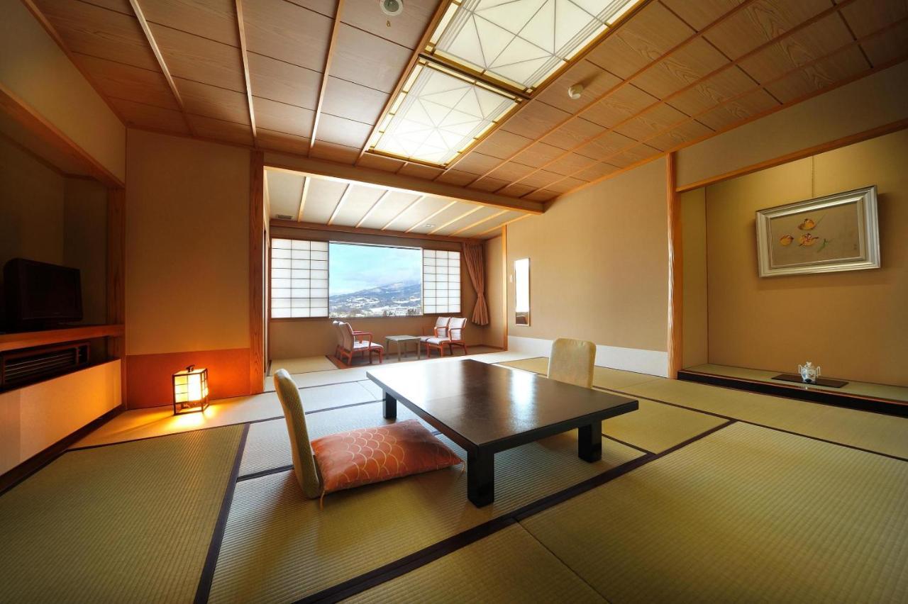 Kaminoyama Senkeien Tsukioka Hotel מראה חיצוני תמונה